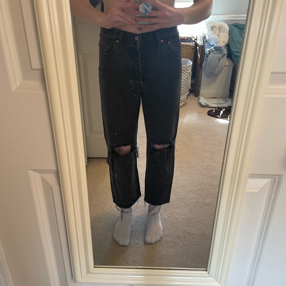 Levi’s Ribcage Straight Jeans Distressed Size 29